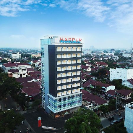 Harper Wahid Hasyim Medan By Aston Hotell Exteriör bild